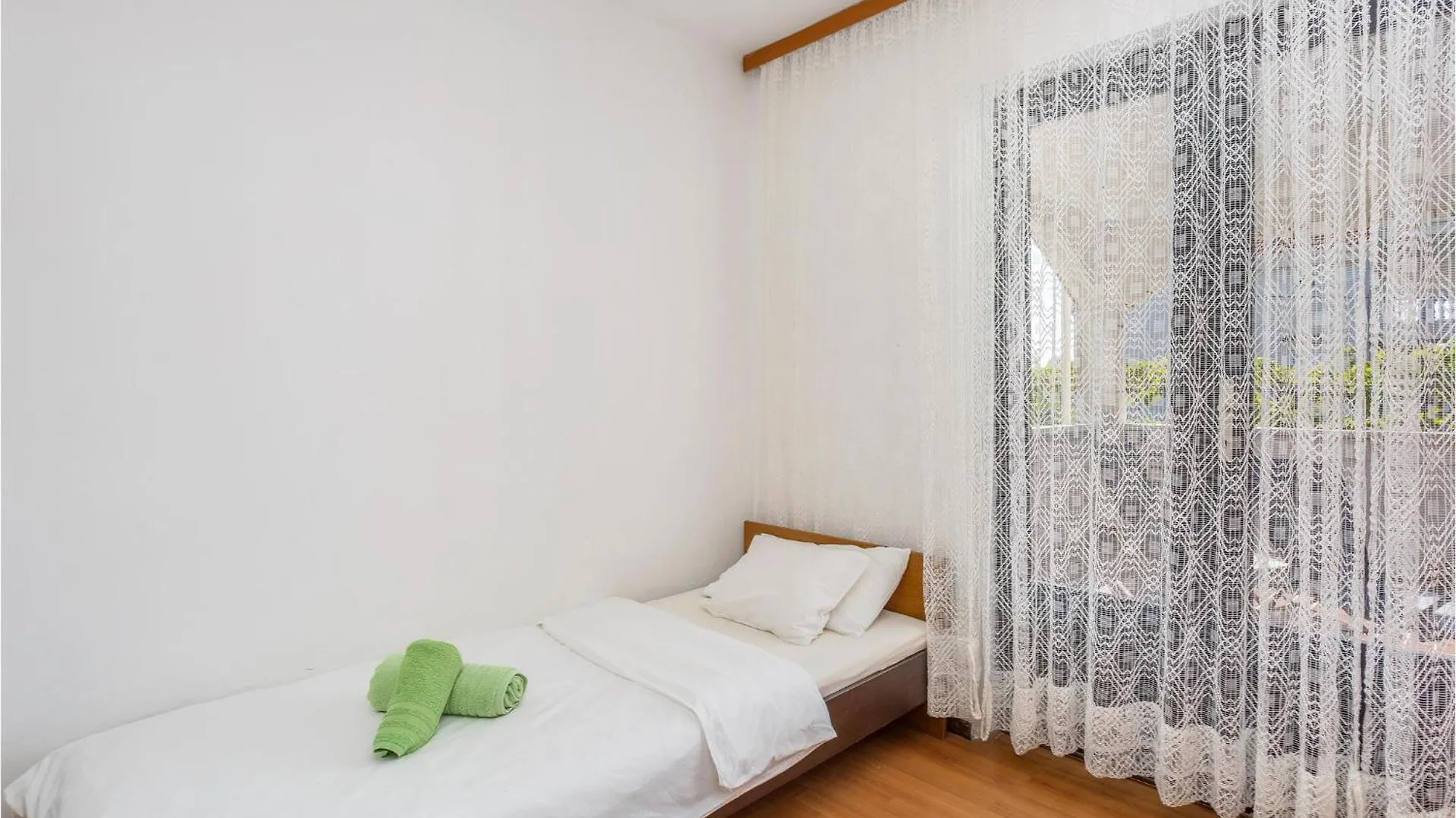 Gorgeous Apartment In Pinezici With Kitchen Pinezici (Krk)