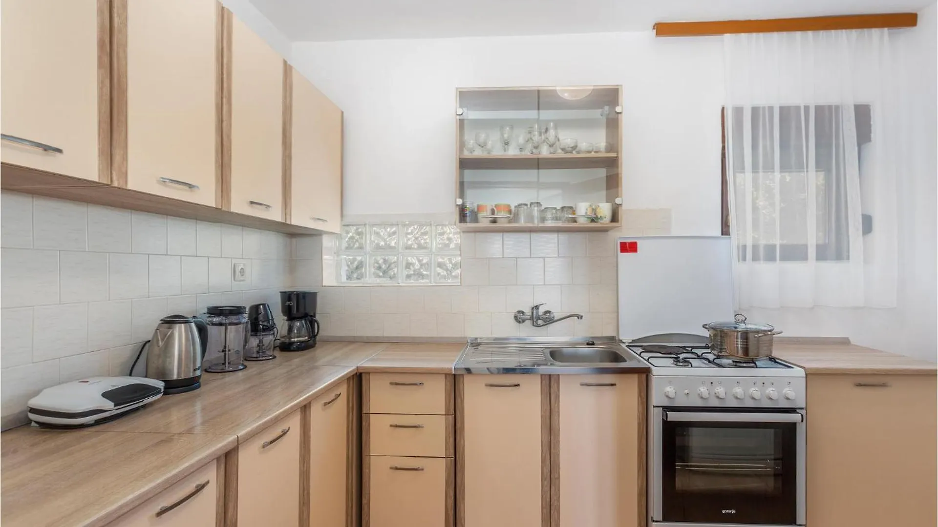 Gorgeous Apartment In Pinezici With Kitchen  Pinezici (Krk)