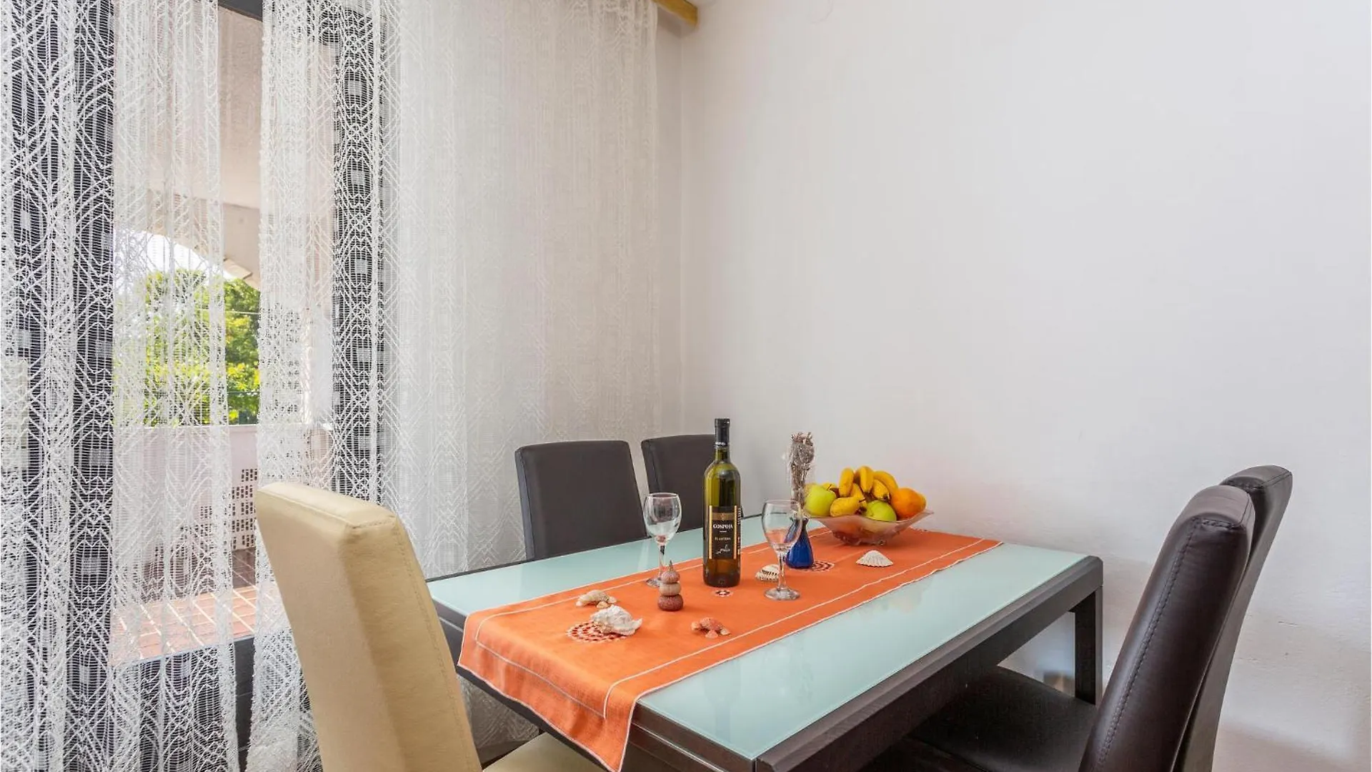 Gorgeous Apartment In Pinezici With Kitchen